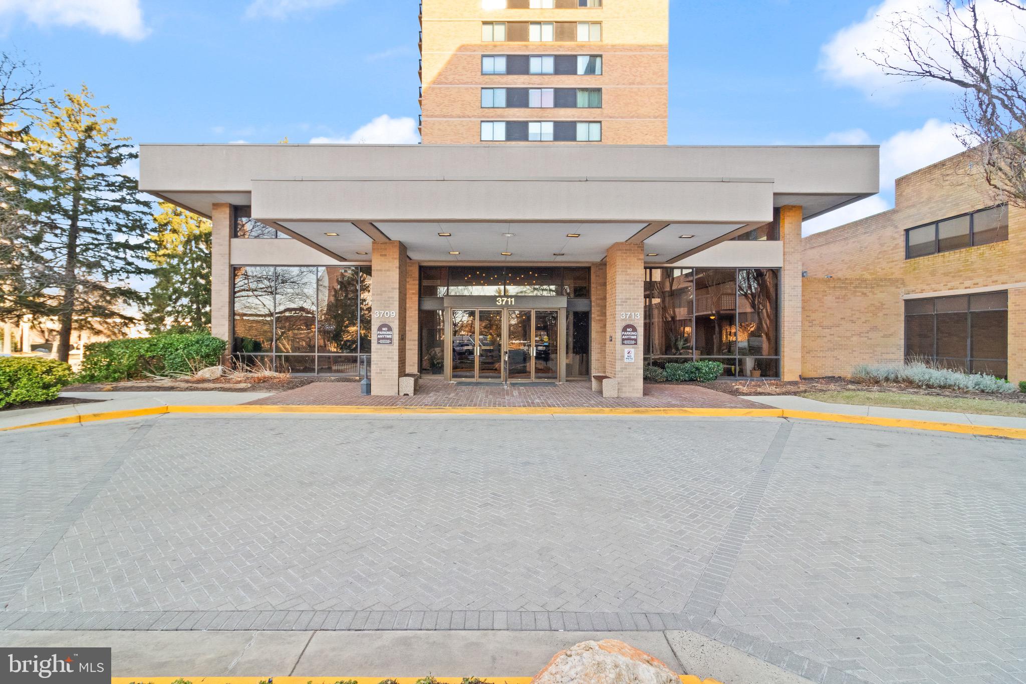 3713 S GEORGE MASON DR #906W