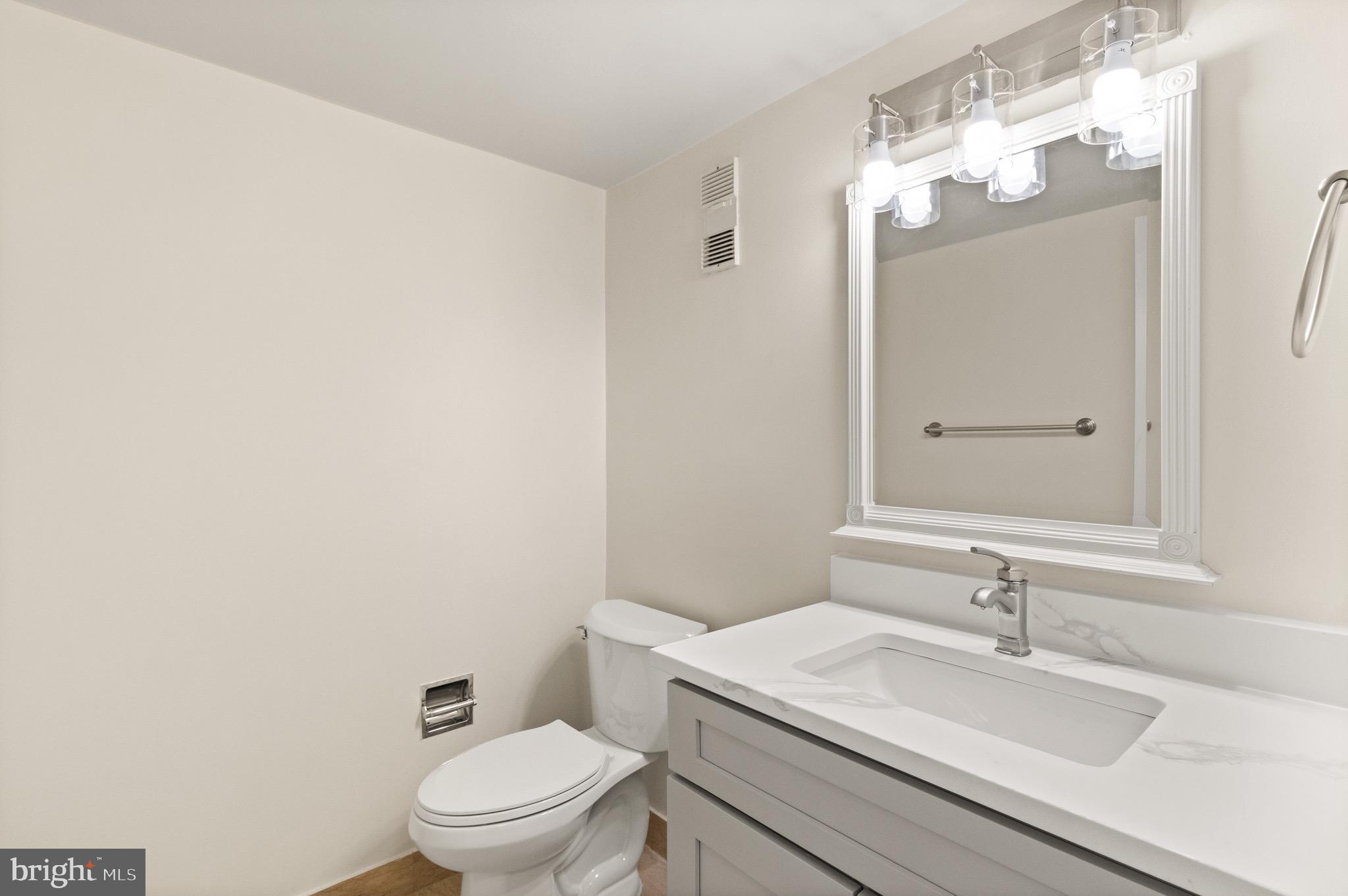 3713 S GEORGE MASON DR #906W