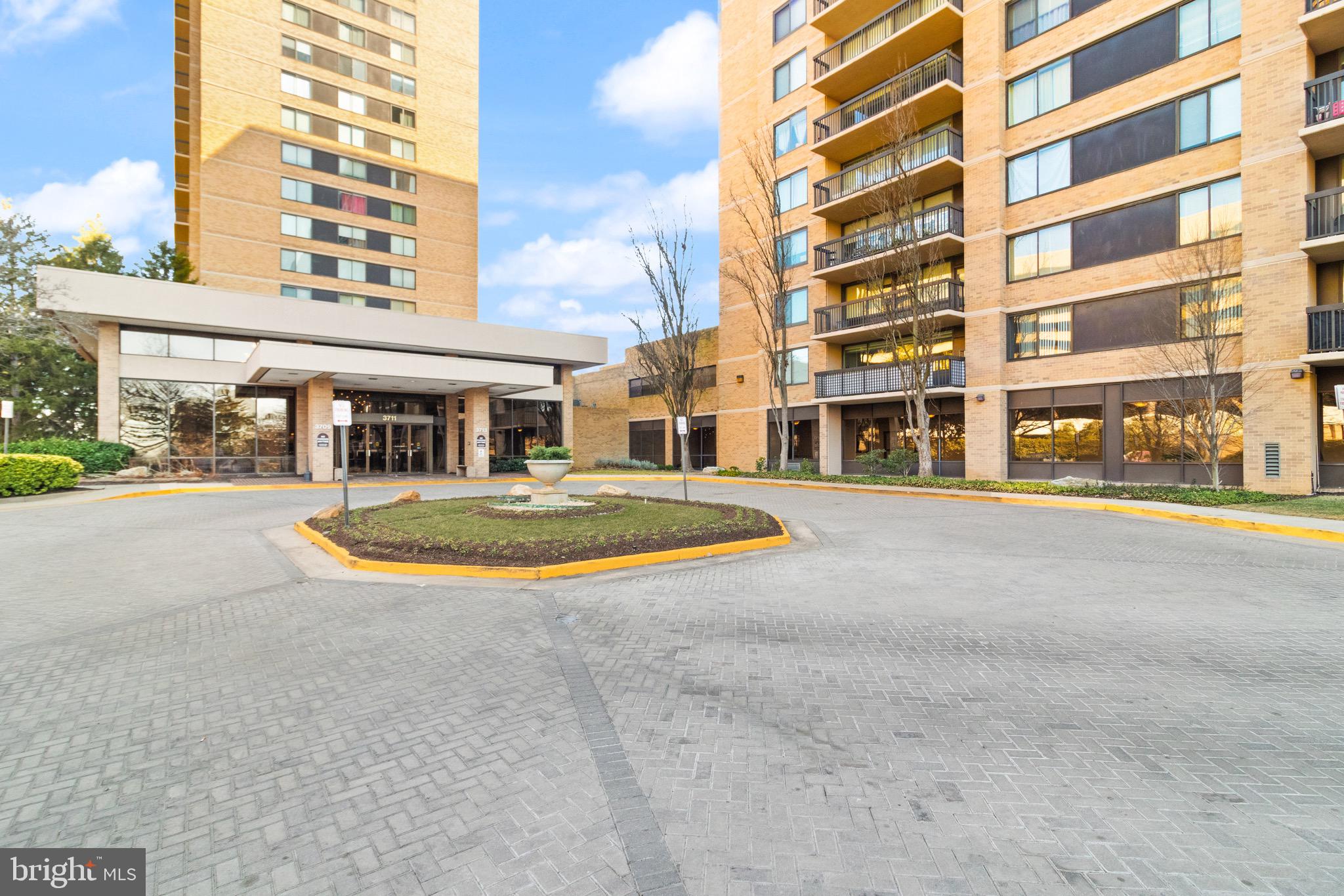 3713 S GEORGE MASON DR #906W