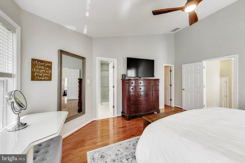 6008 MILL COVE COURT