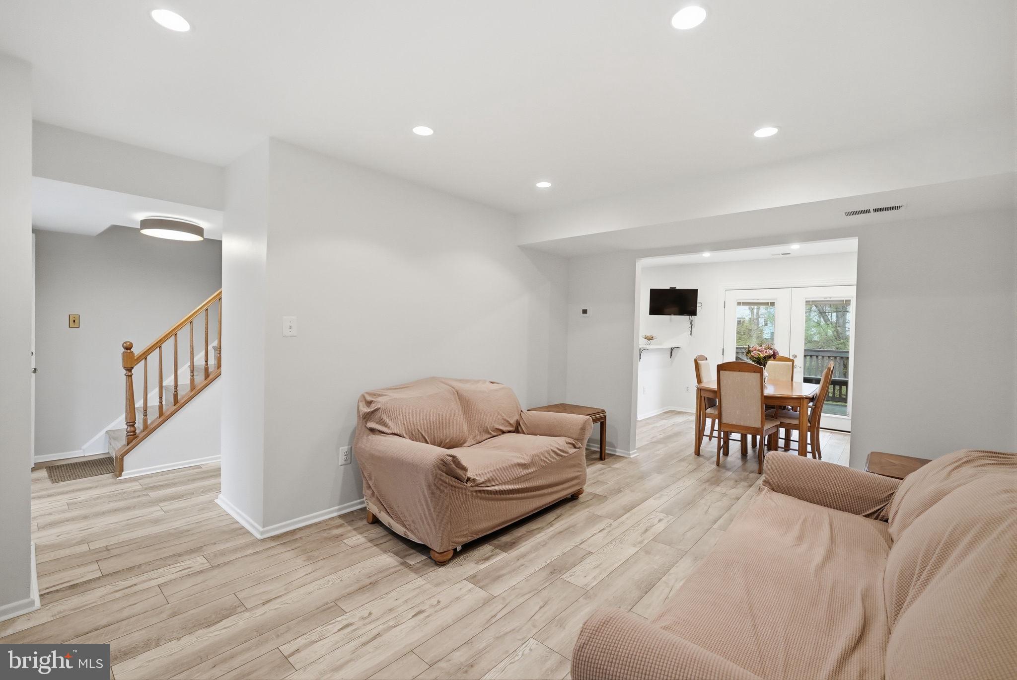 5672 KIRKHAM COURT