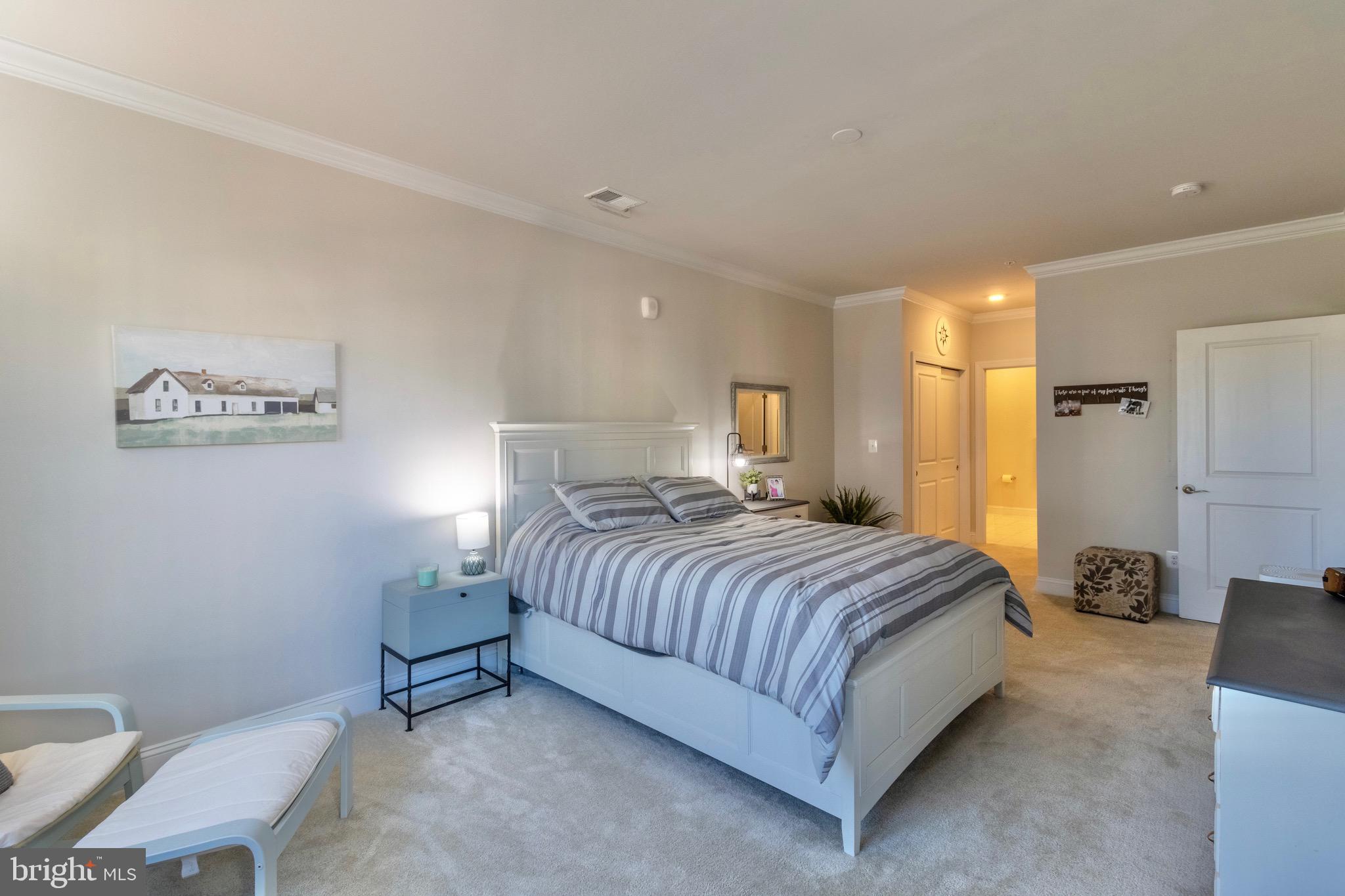 21025 Rocky Knoll Sq #204