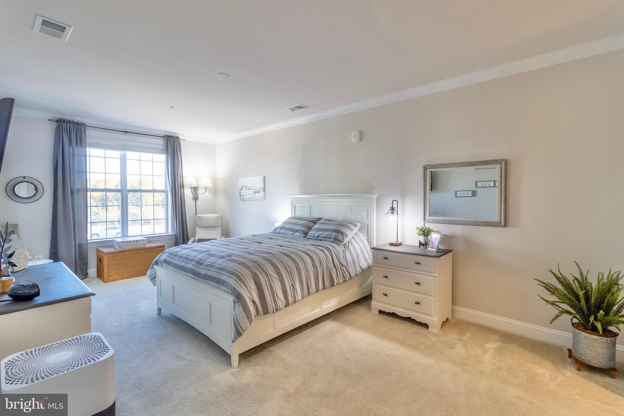 21025 Rocky Knoll Sq #204