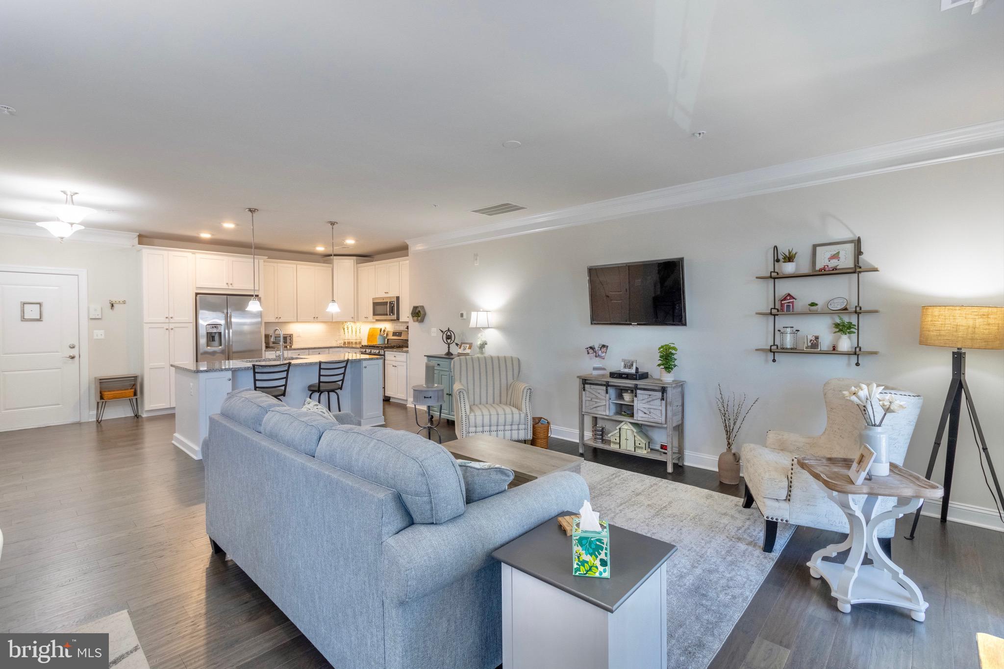 21025 Rocky Knoll Sq #204