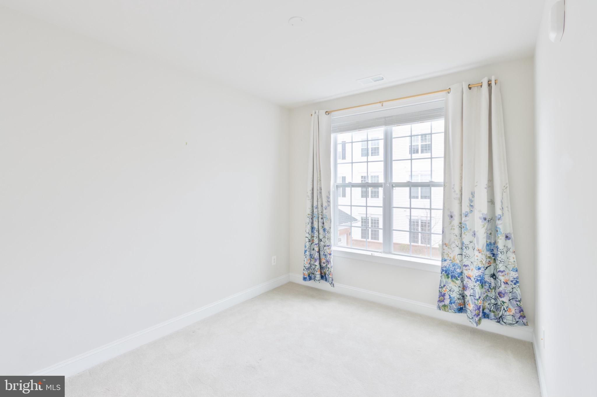 21025 Rocky Knoll Sq #206