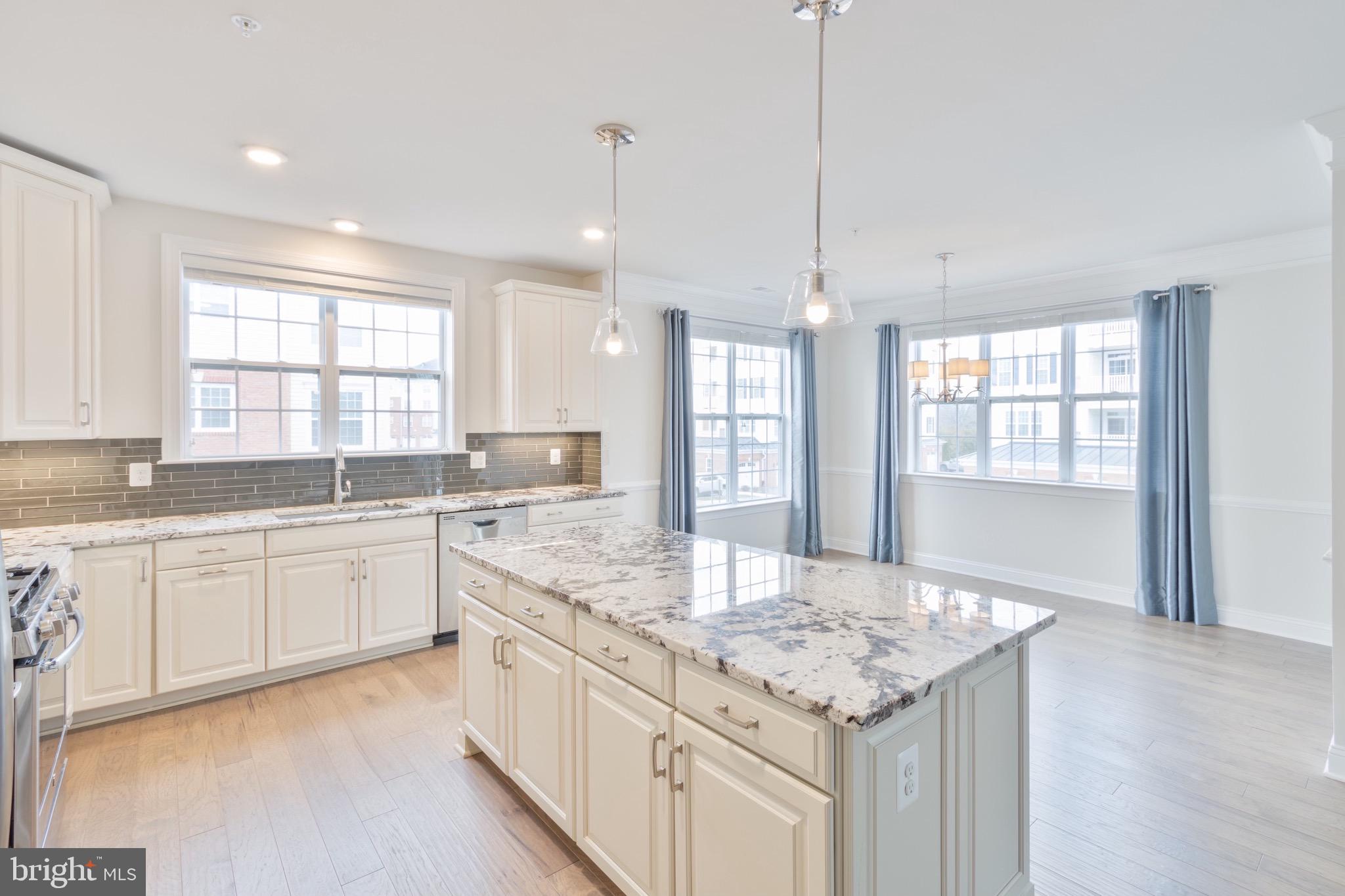 21025 Rocky Knoll Sq #206