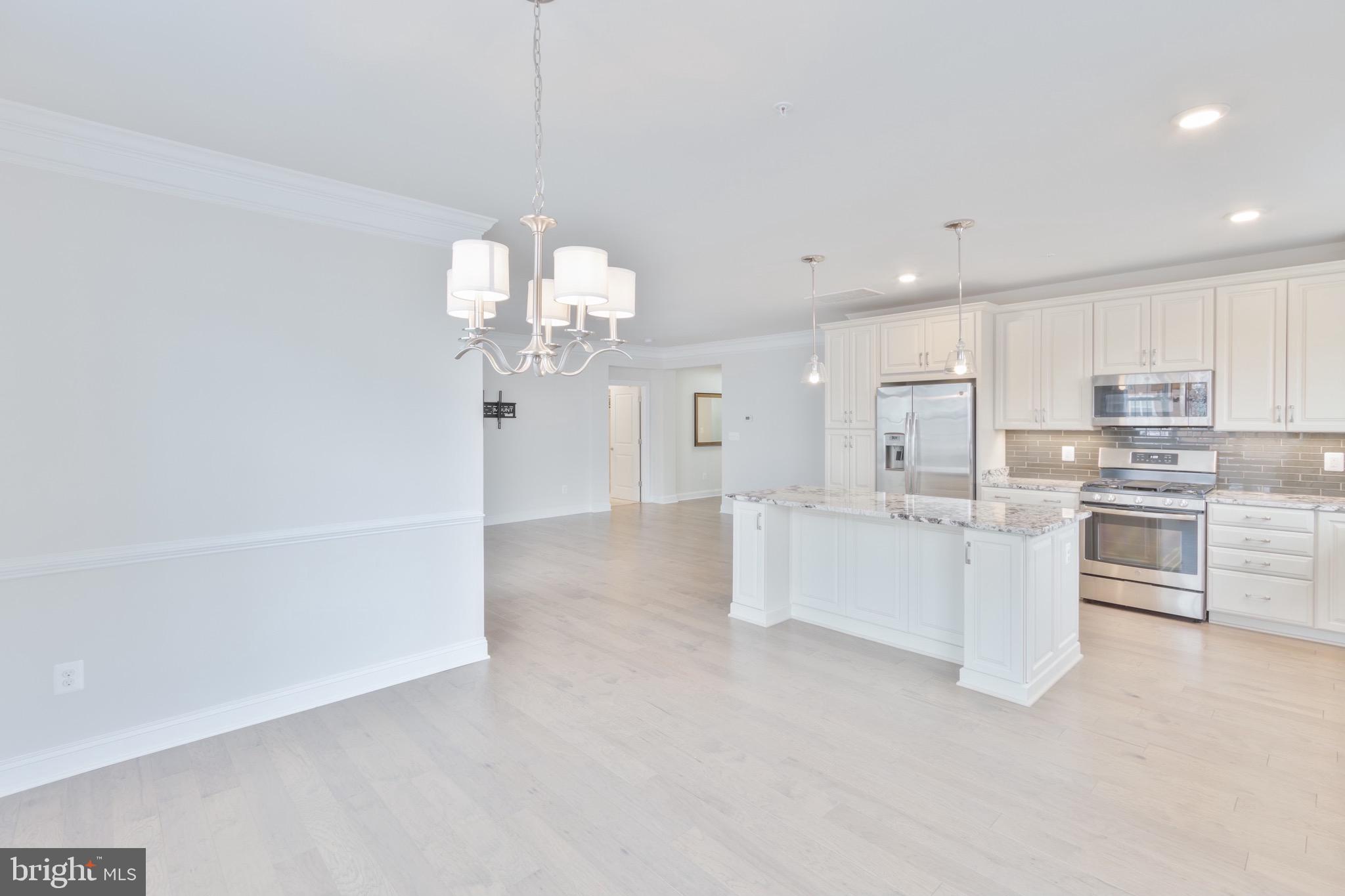 21025 Rocky Knoll Sq #206