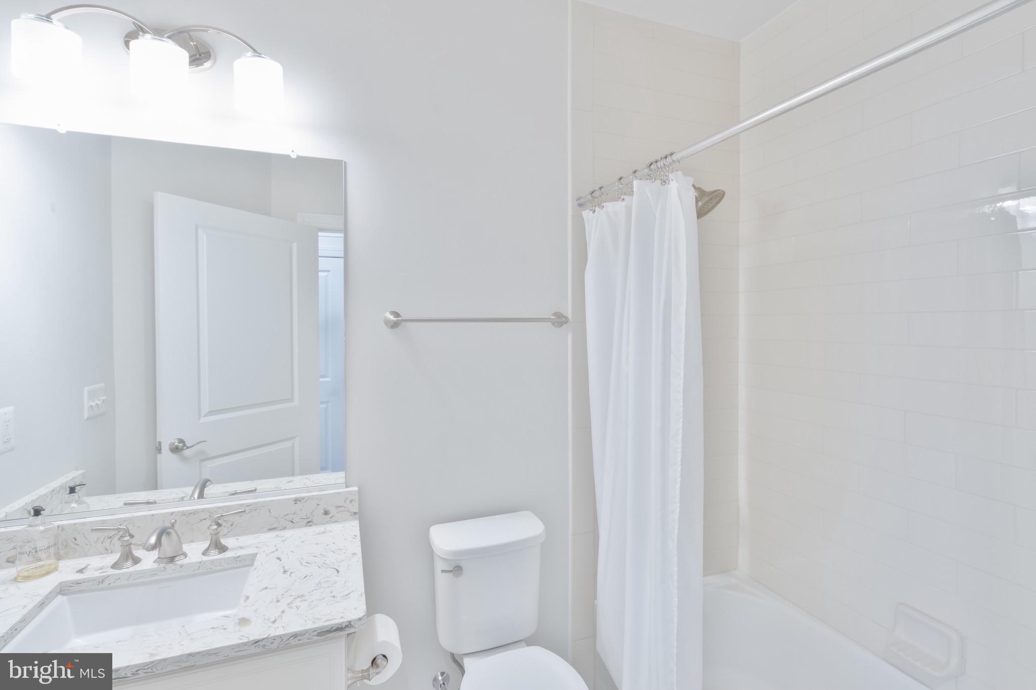 21025 Rocky Knoll Sq #206