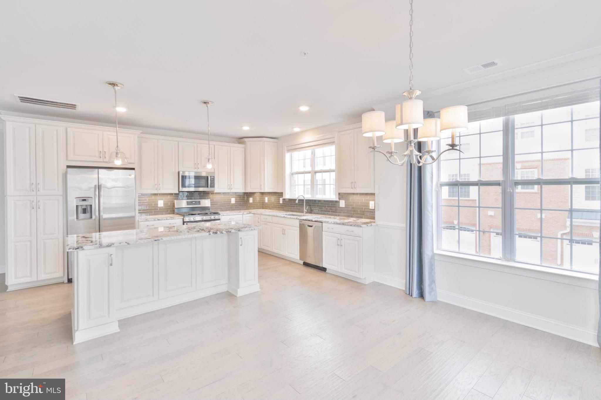 21025 Rocky Knoll Sq #206