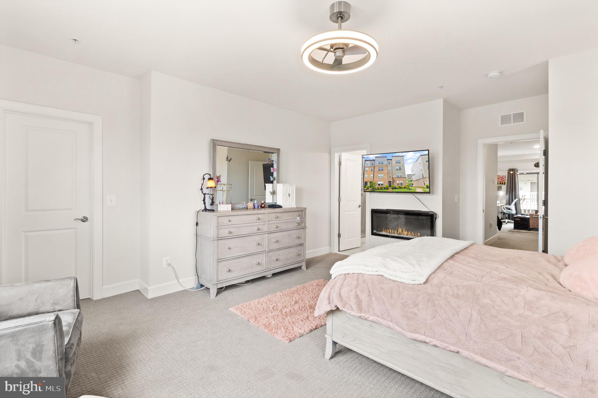 10424 RATCLIFFE TRL