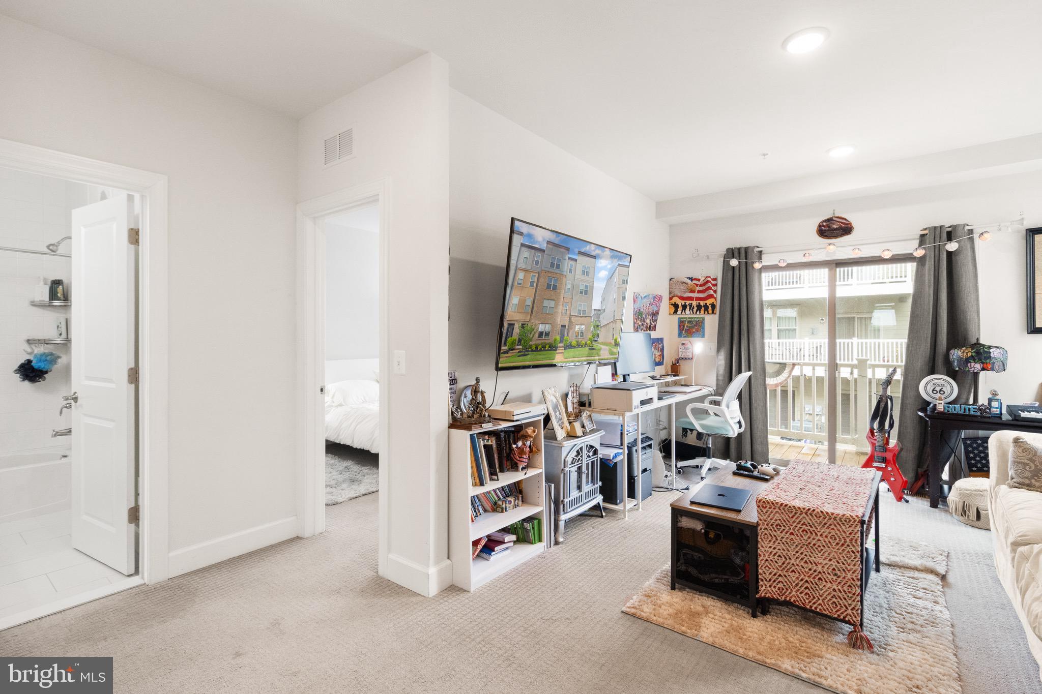 10424 RATCLIFFE TRL