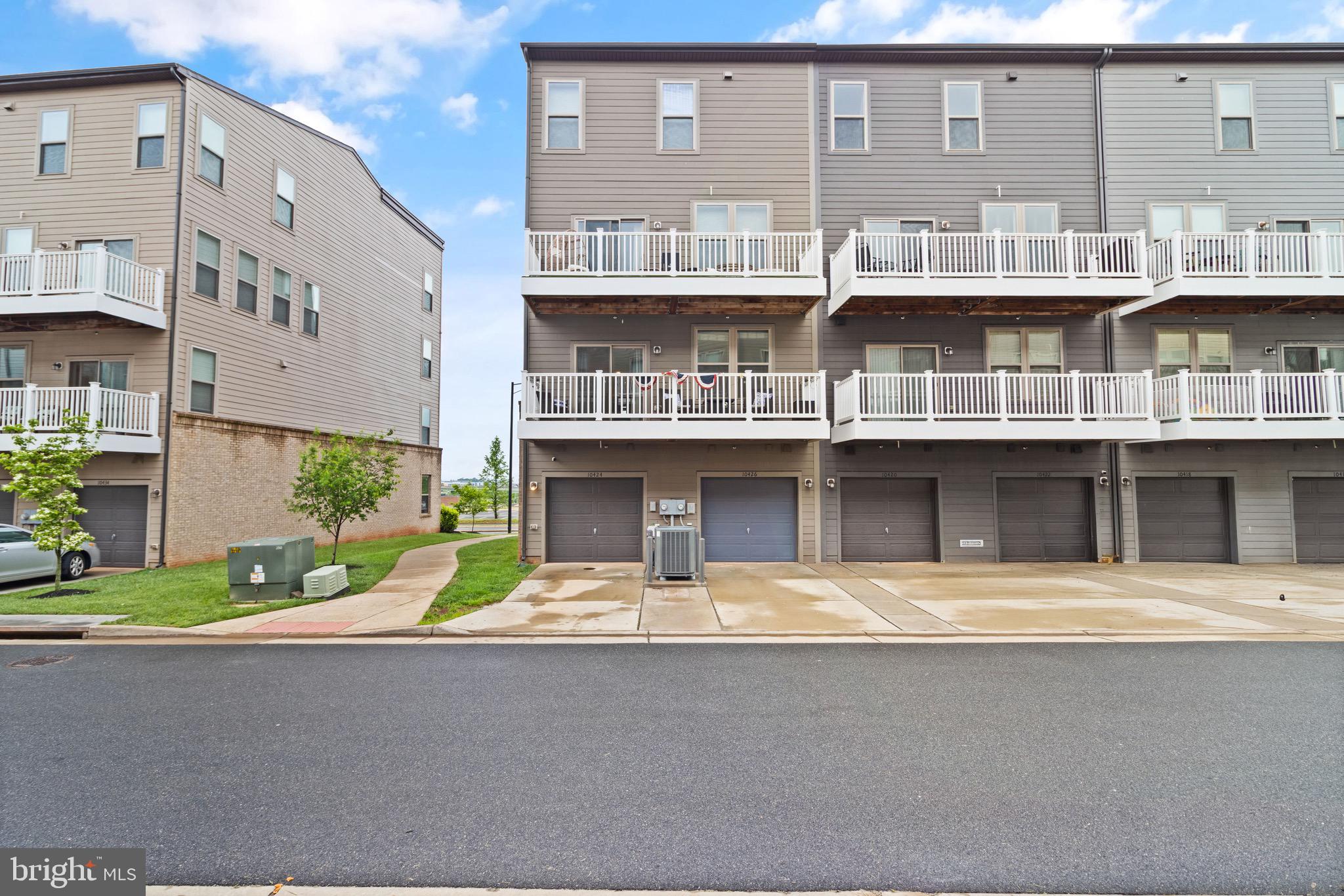 10424 RATCLIFFE TRL