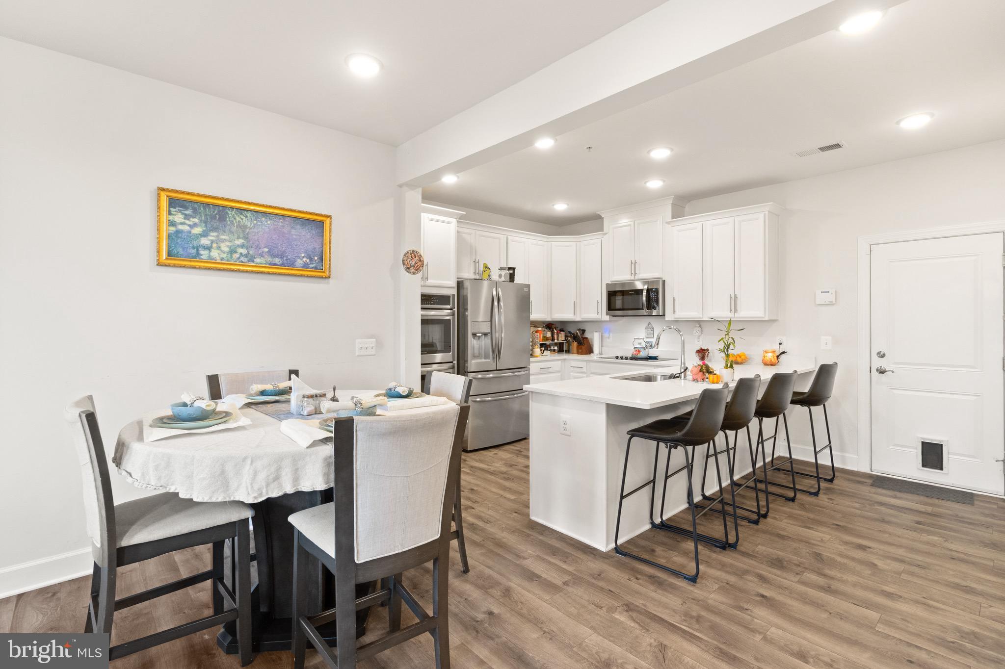 10424 RATCLIFFE TRL