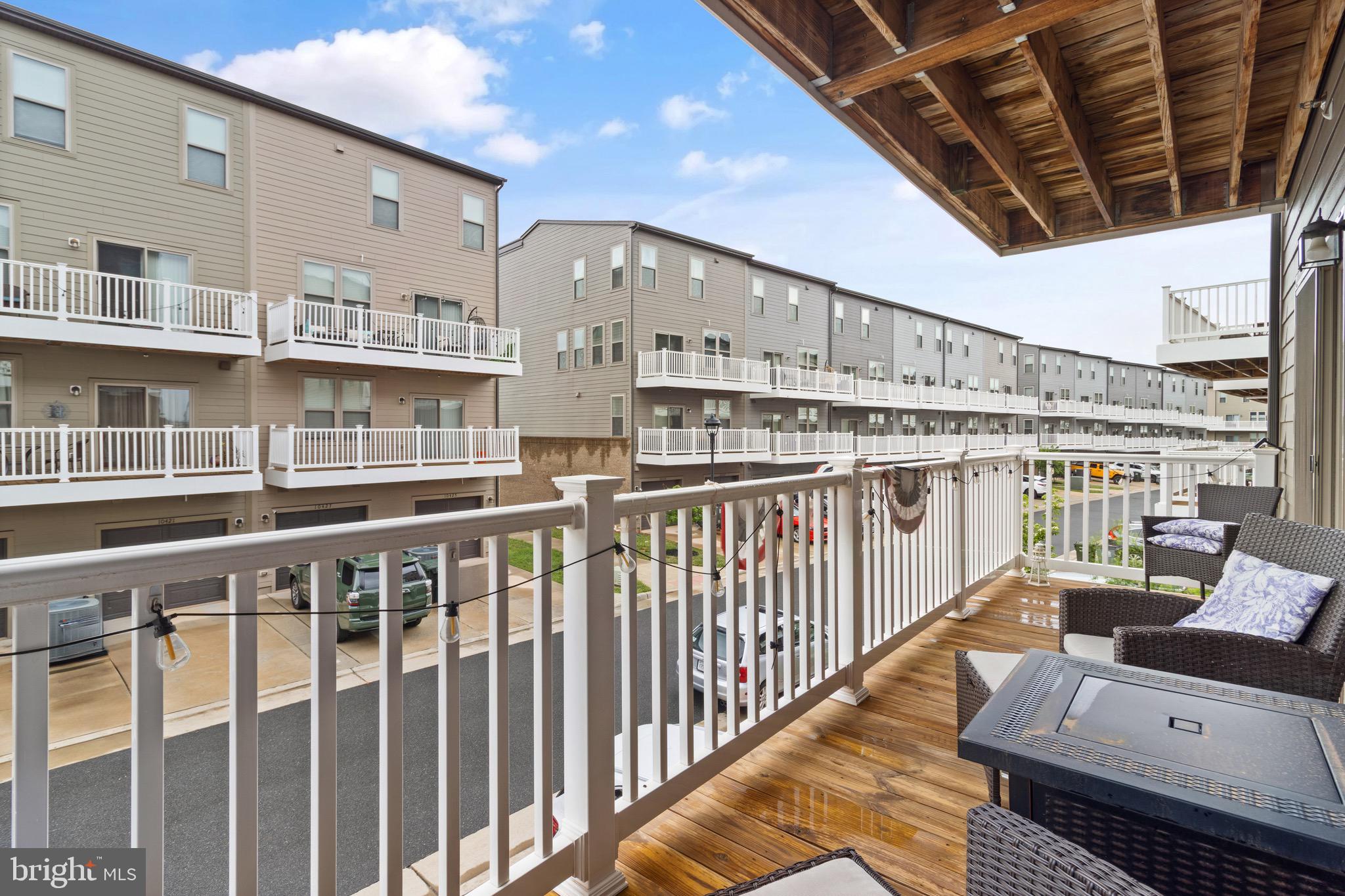 10424 RATCLIFFE TRL