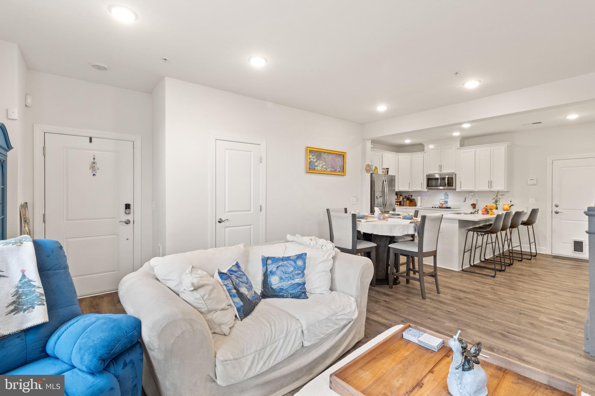10424 RATCLIFFE TRL