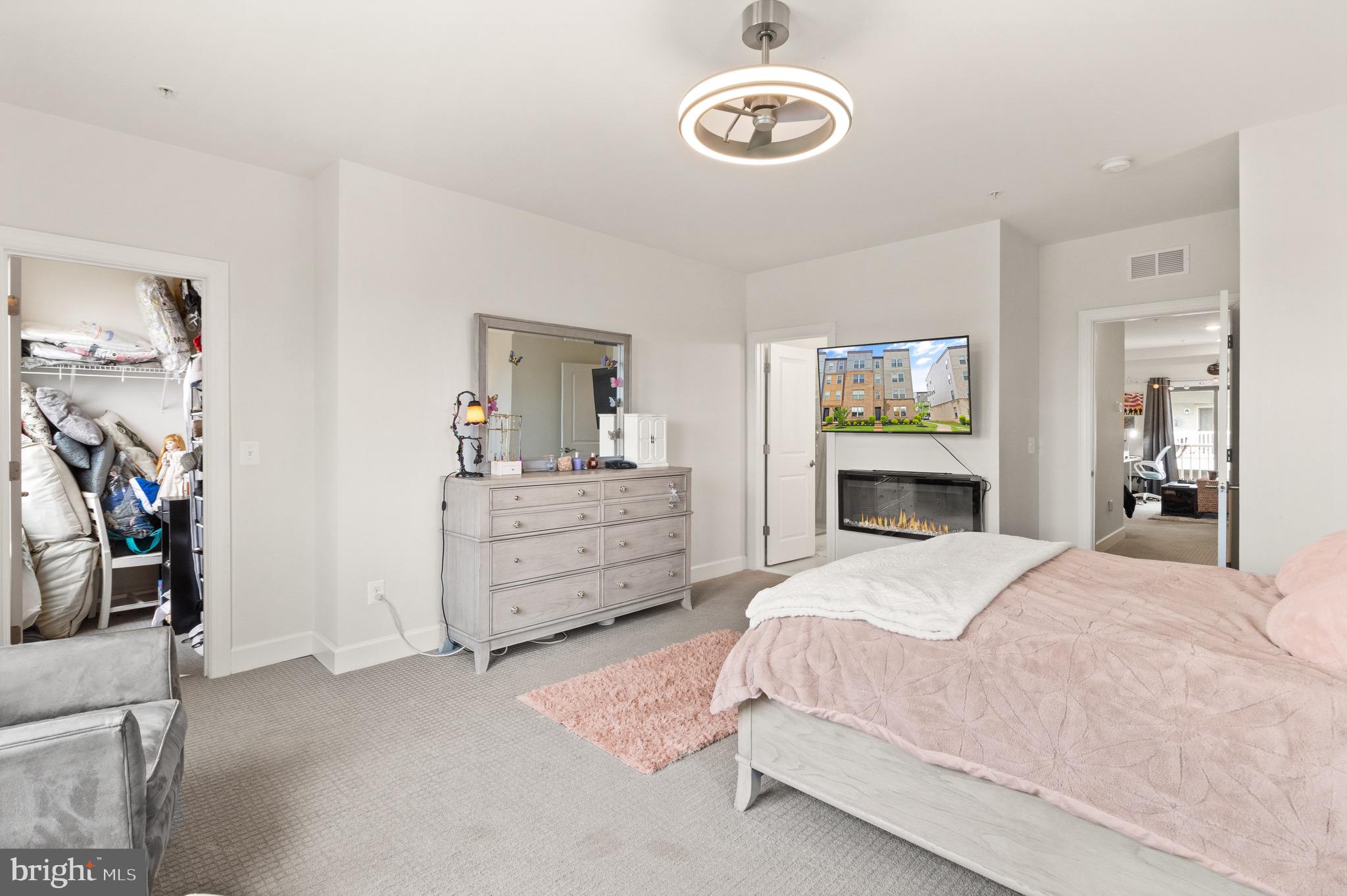 10424 RATCLIFFE TRL