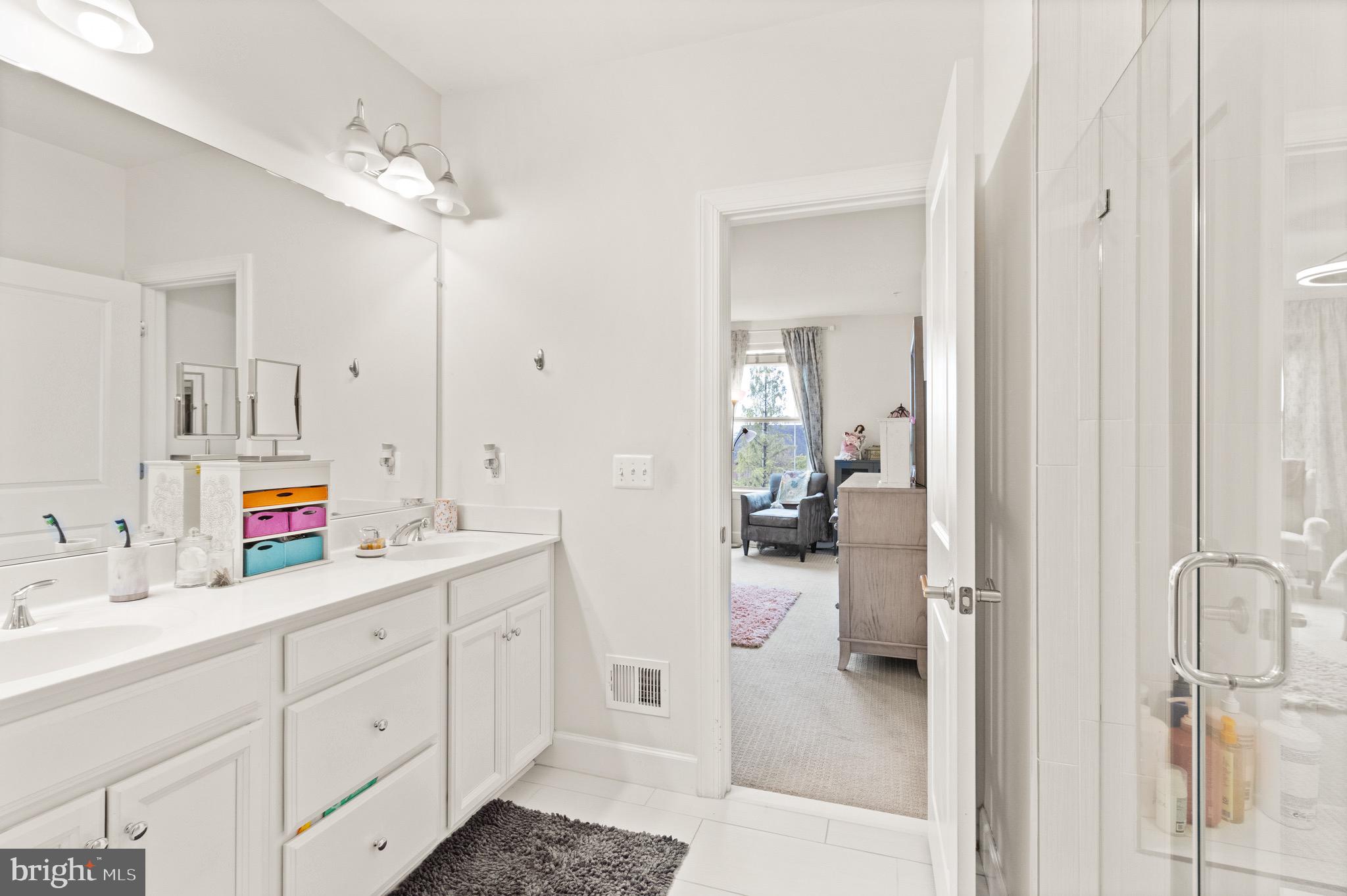 10424 RATCLIFFE TRL