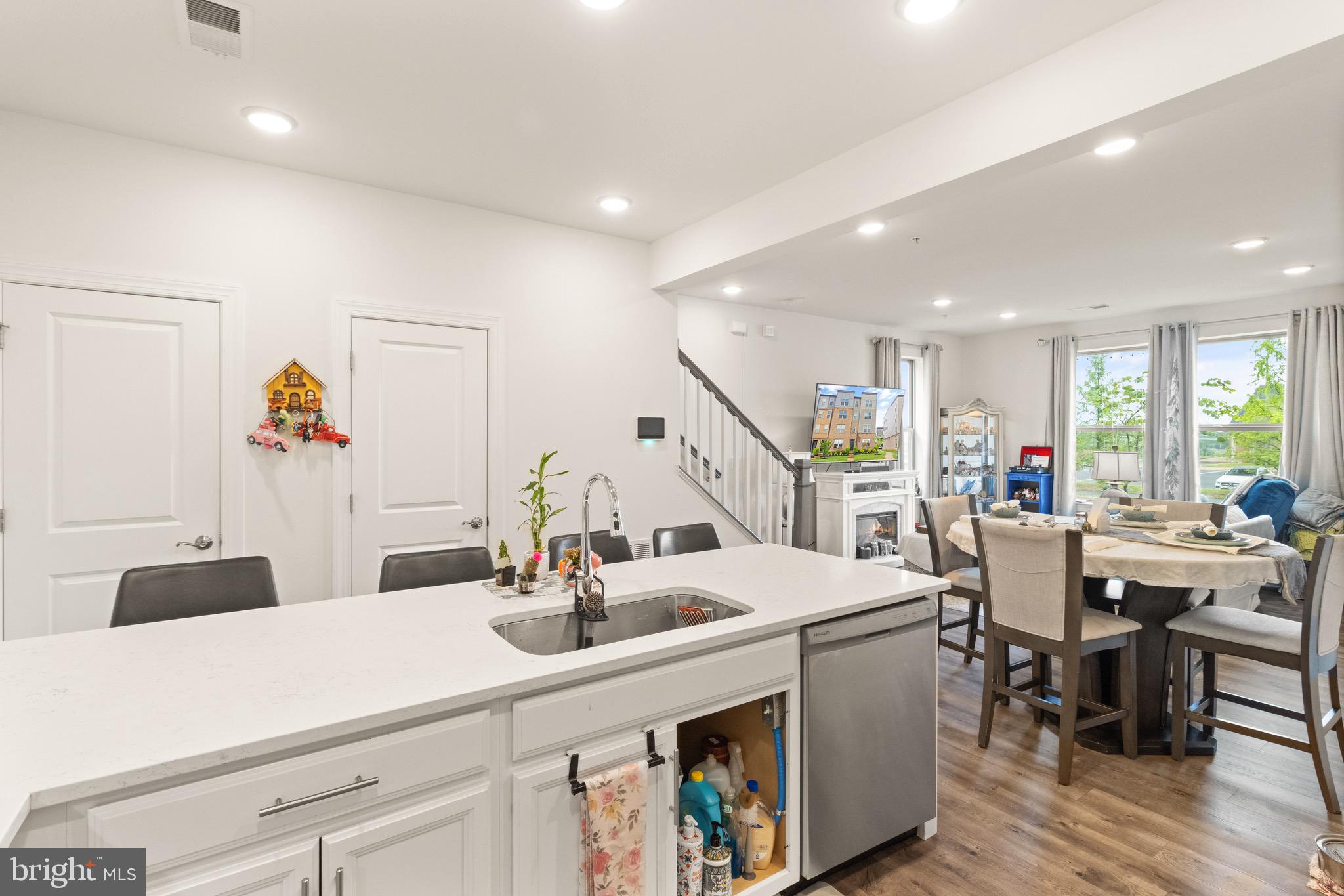 10424 RATCLIFFE TRL