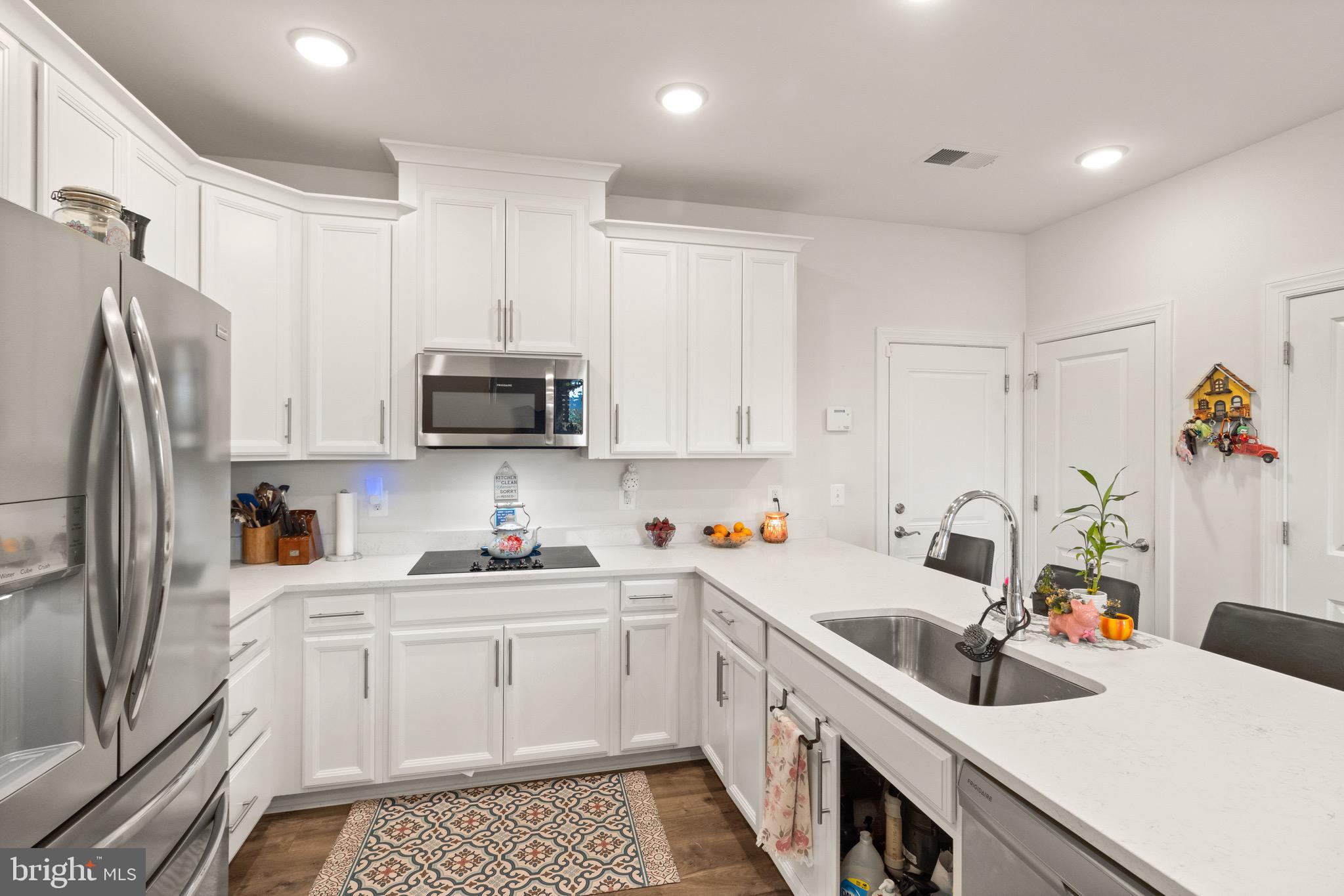 10424 RATCLIFFE TRL