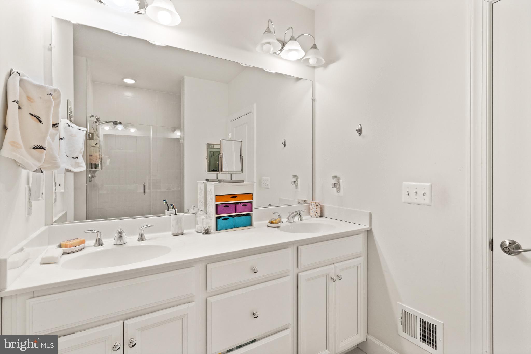 10424 RATCLIFFE TRL