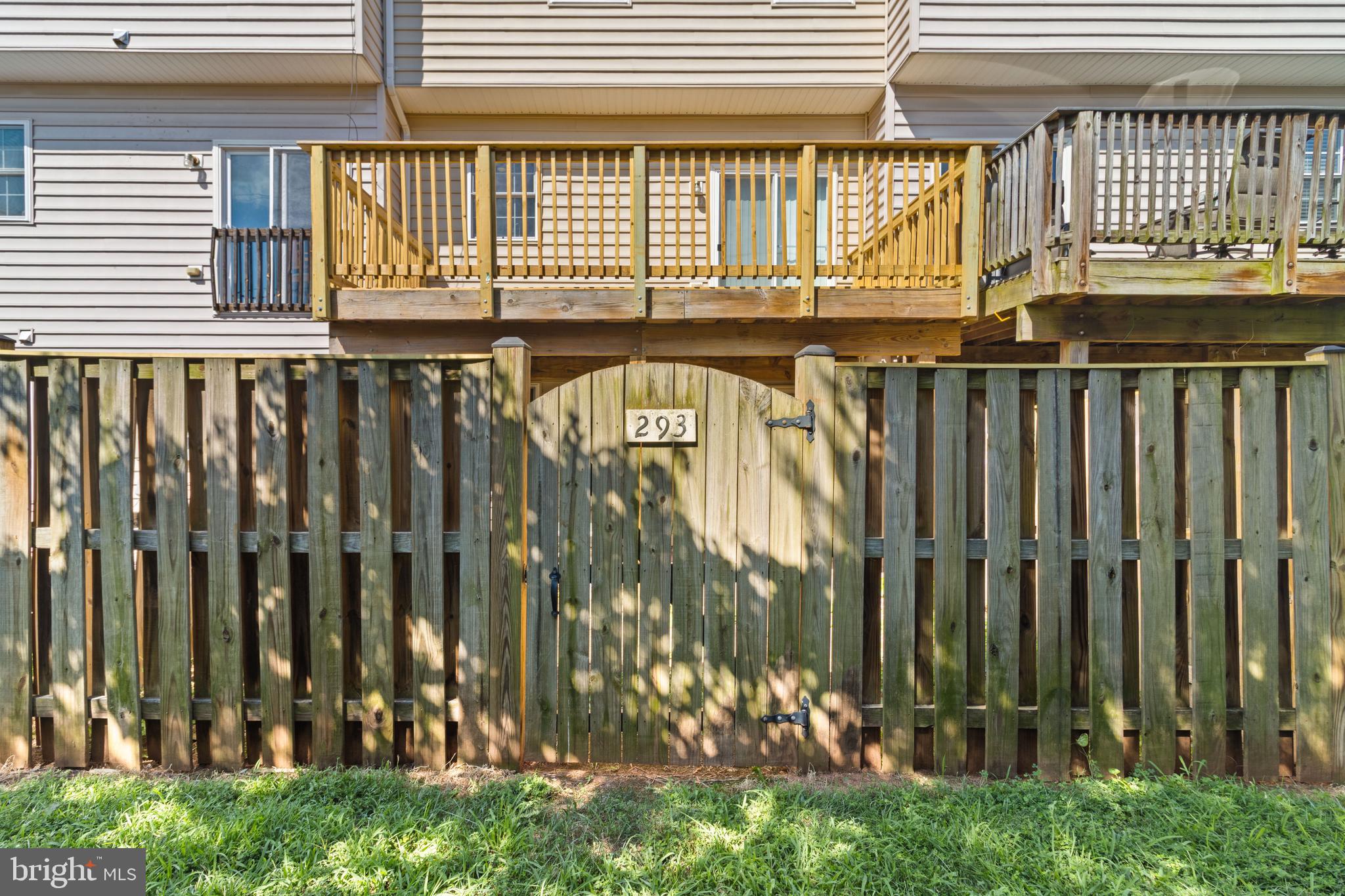 293 KIRBY ST