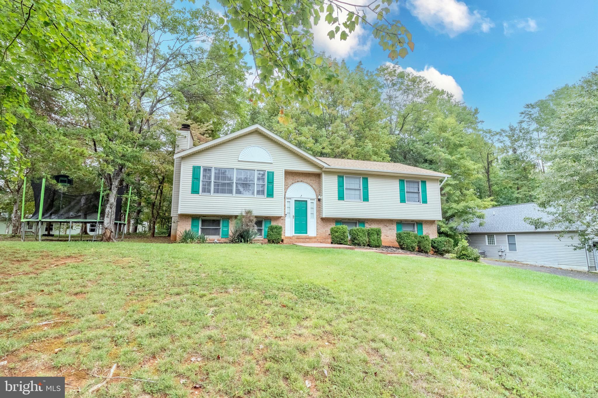 506 Stratford Cir