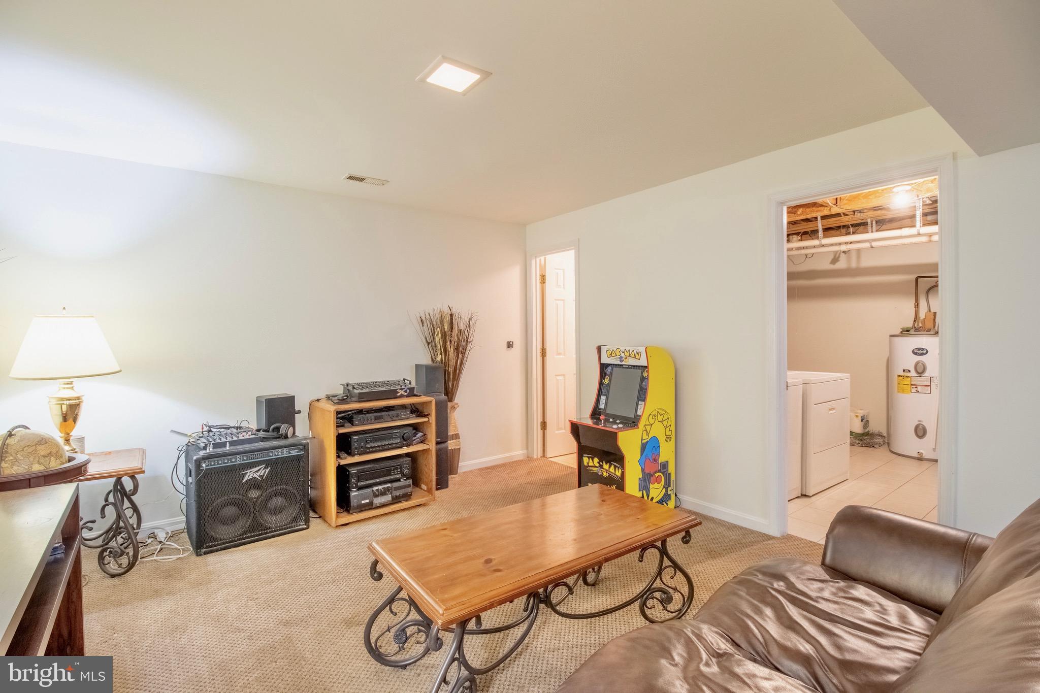 506 Stratford Cir