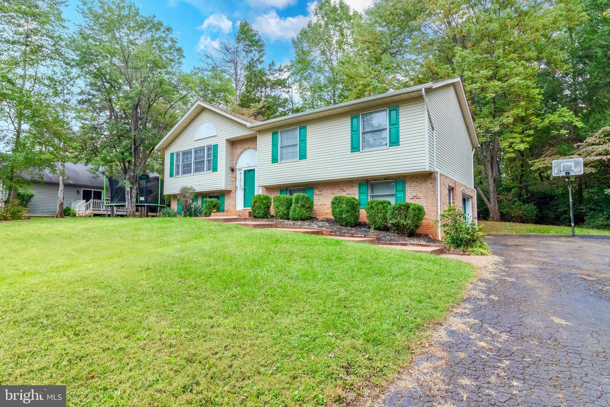 506 Stratford Cir