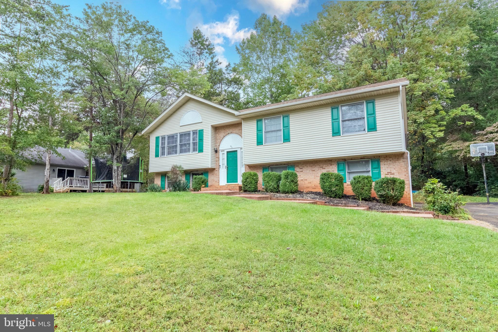 506 Stratford Cir