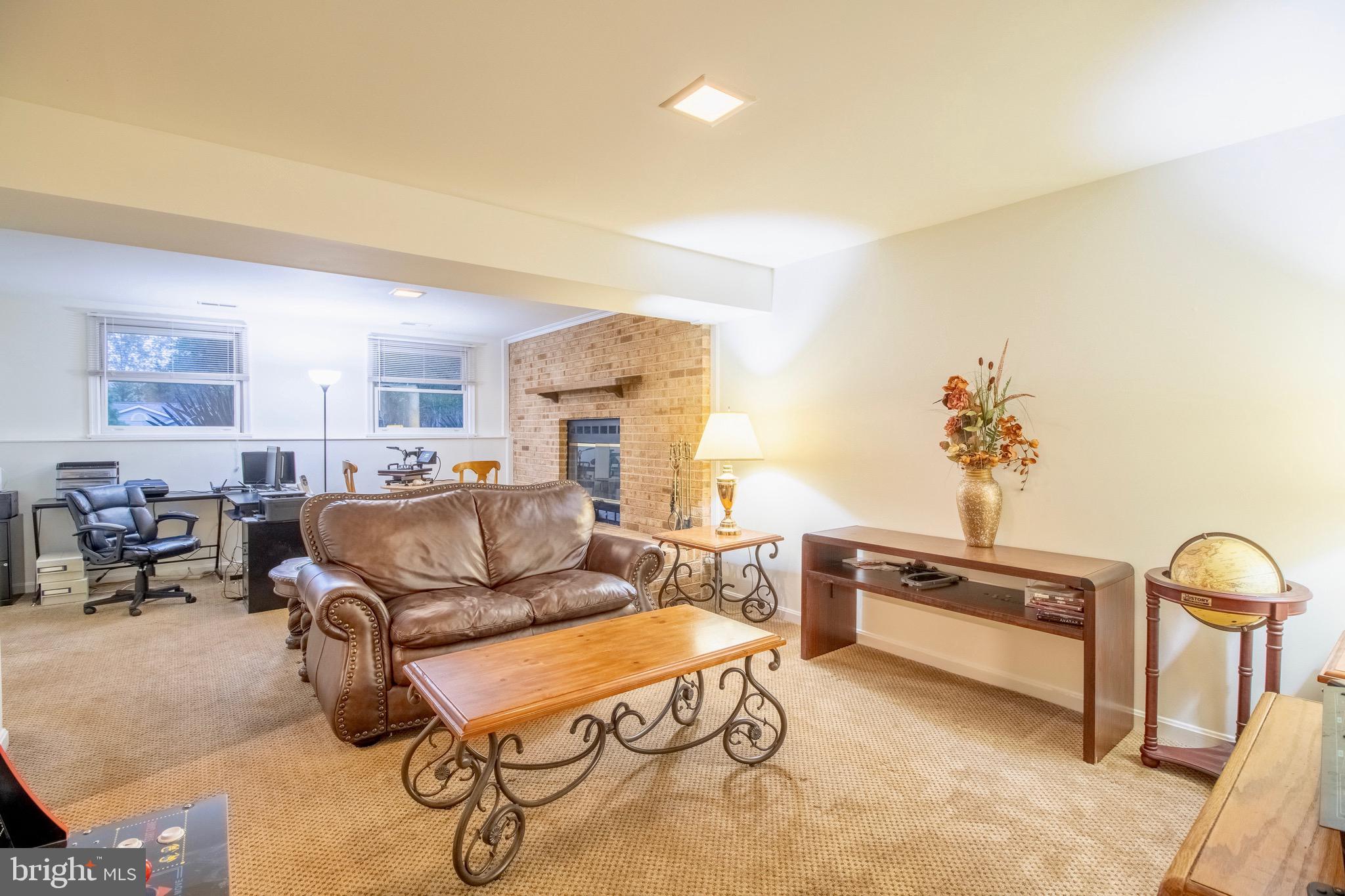 506 Stratford Cir