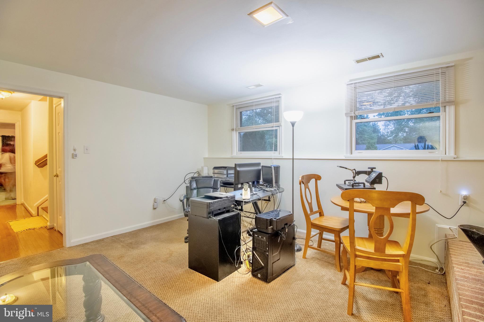 506 Stratford Cir