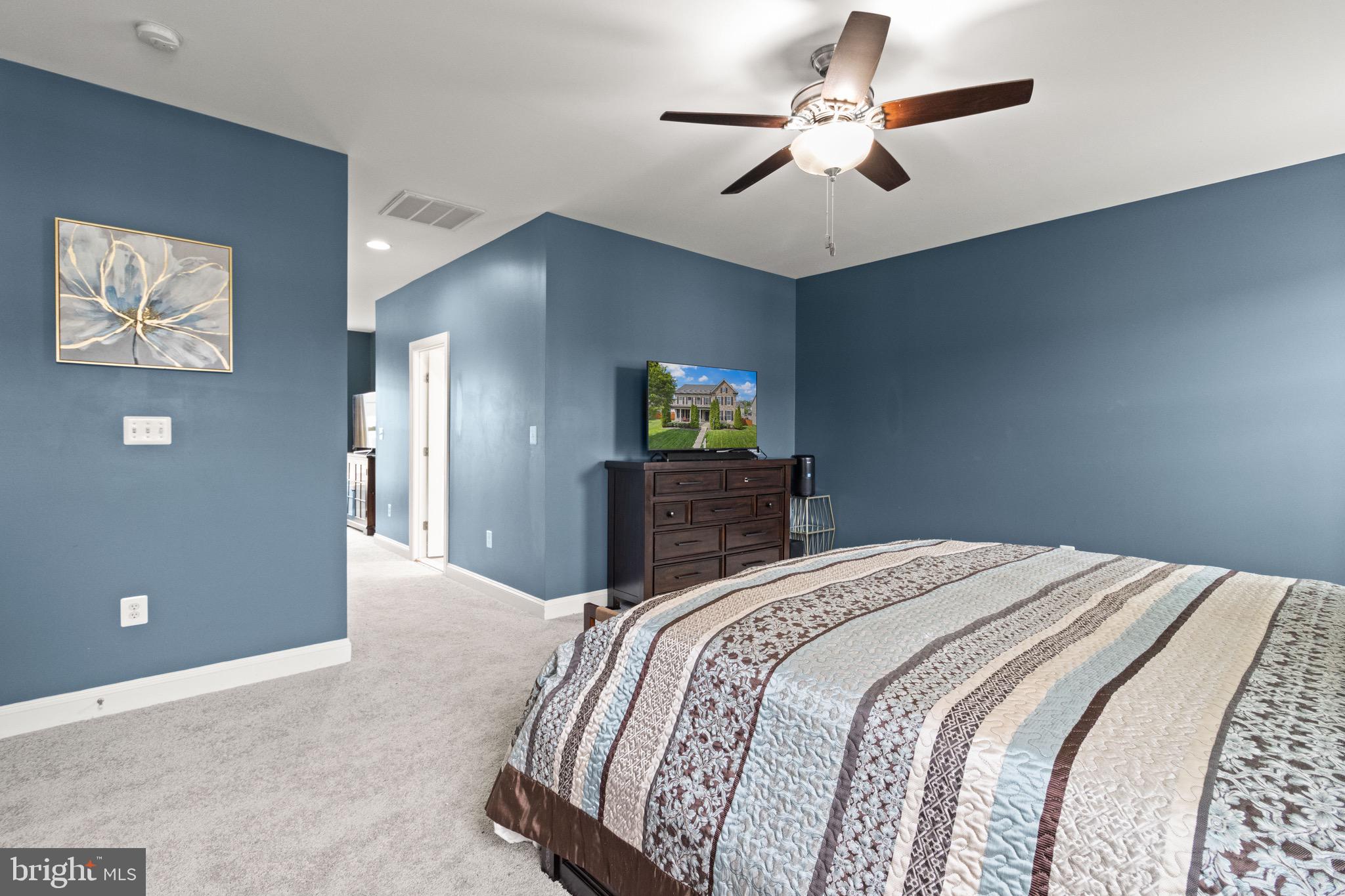 2196 Port Potomac Ave