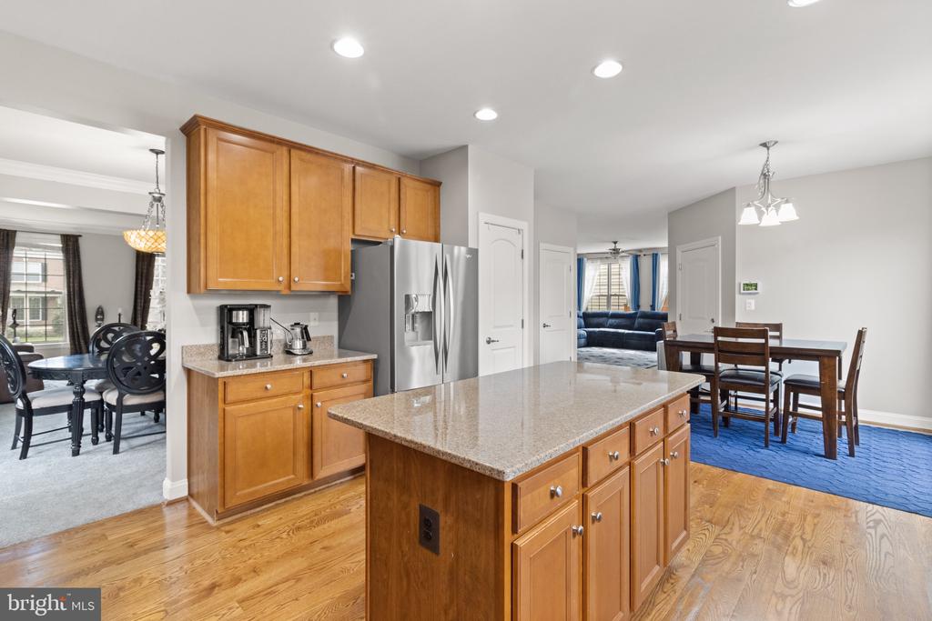 2196 Port Potomac Ave