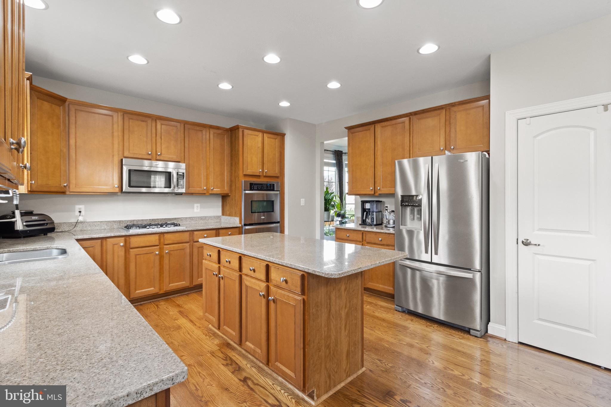 2196 Port Potomac Ave