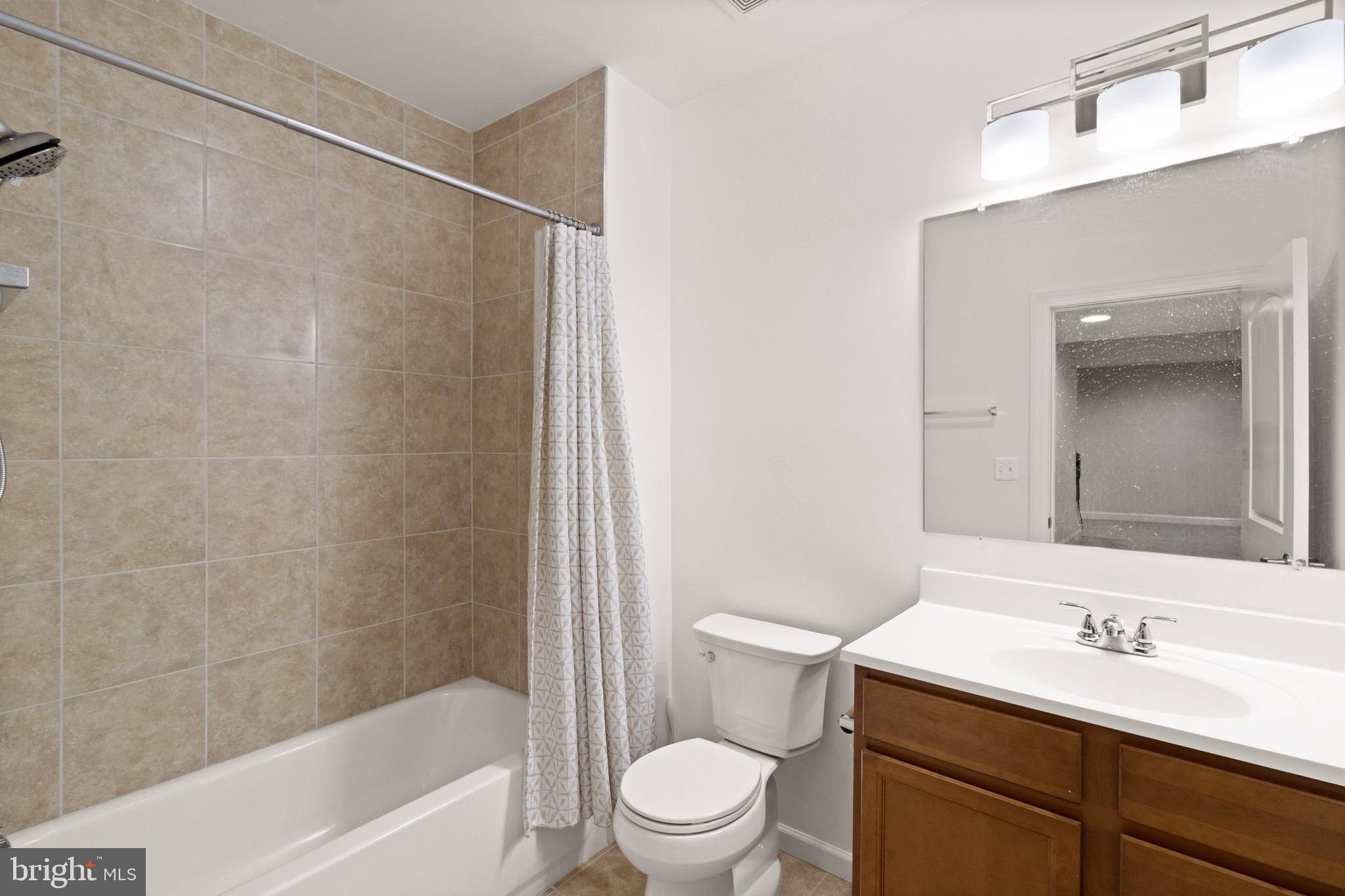 2196 Port Potomac Ave