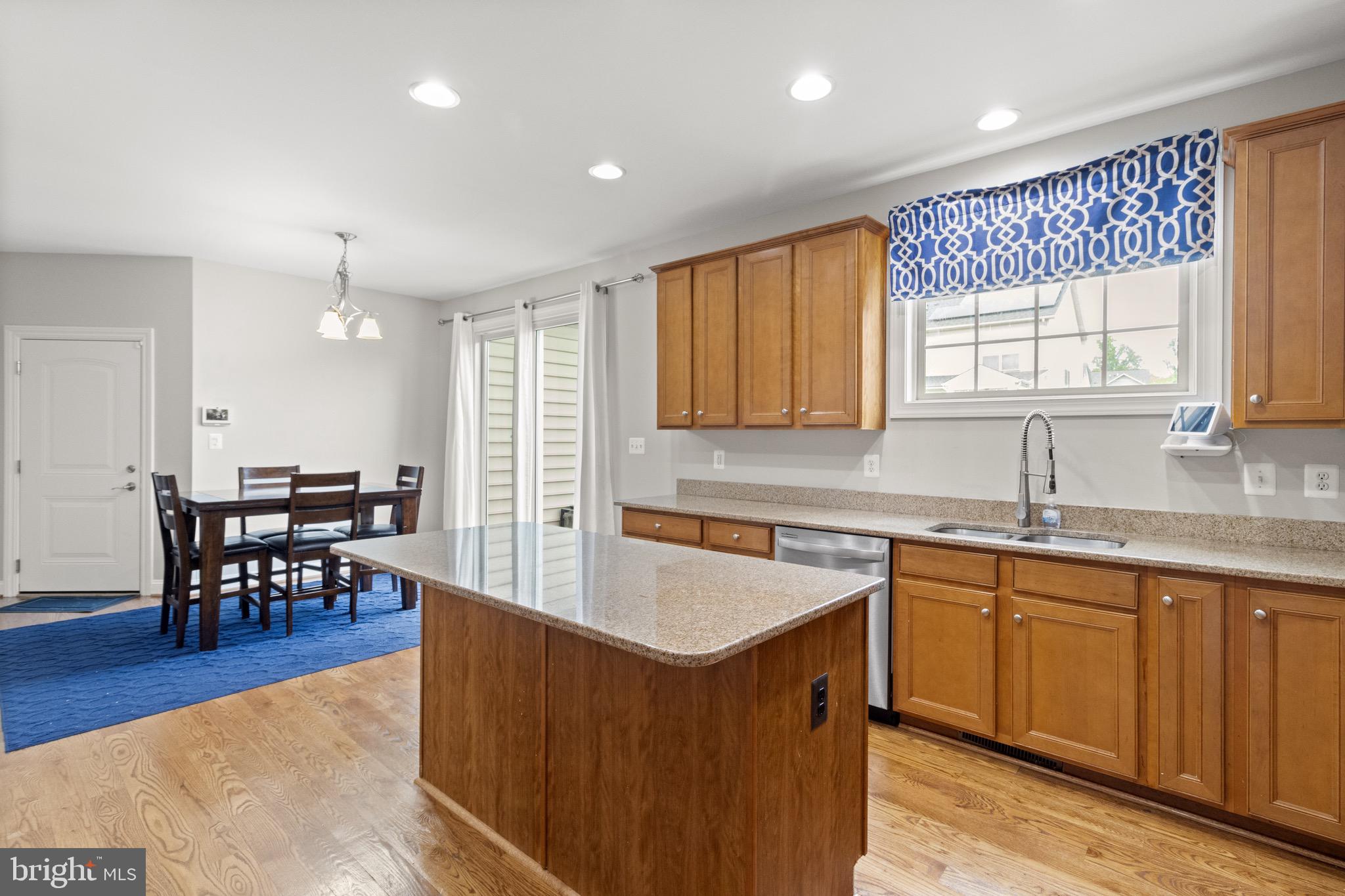 2196 Port Potomac Ave