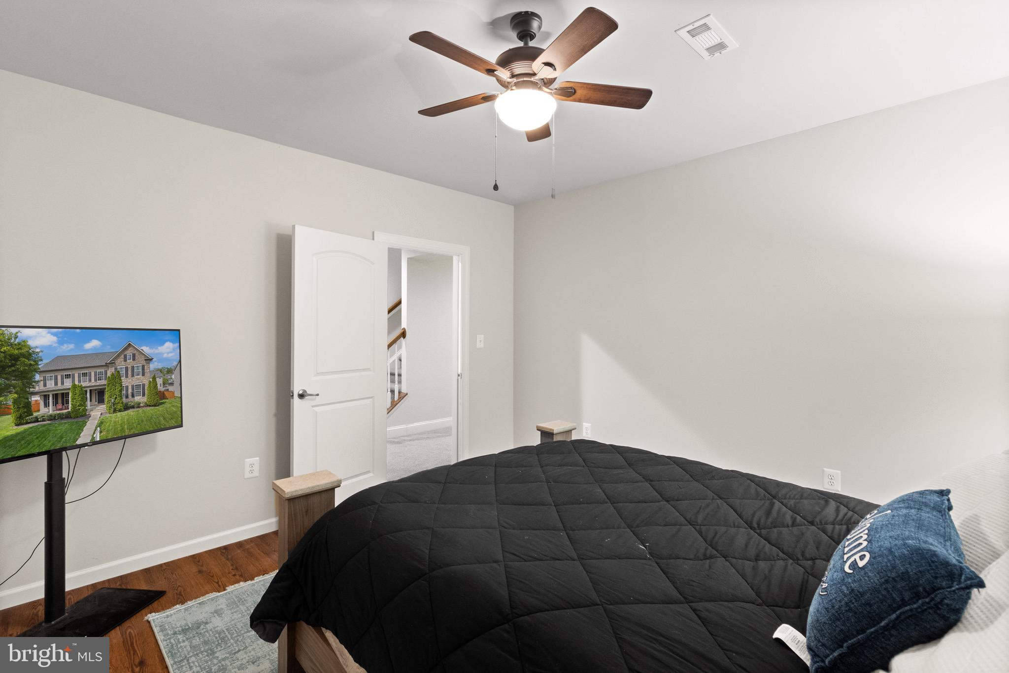 2196 Port Potomac Ave