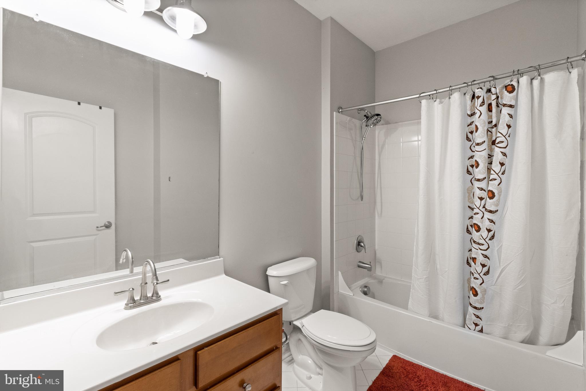 2196 Port Potomac Ave