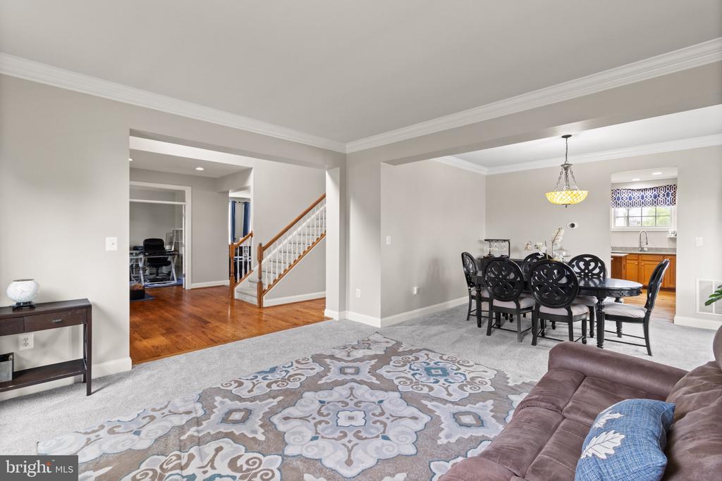 2196 Port Potomac Ave