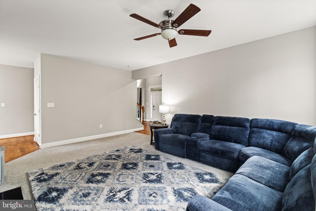 2196 Port Potomac Ave