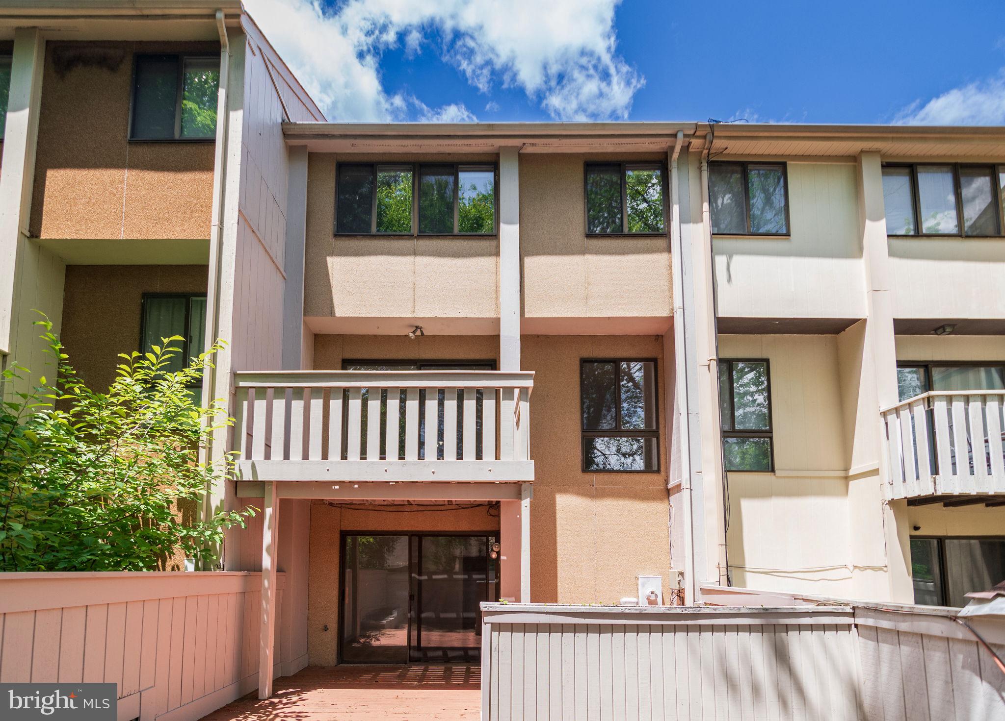 15369 Grist Mill Ter