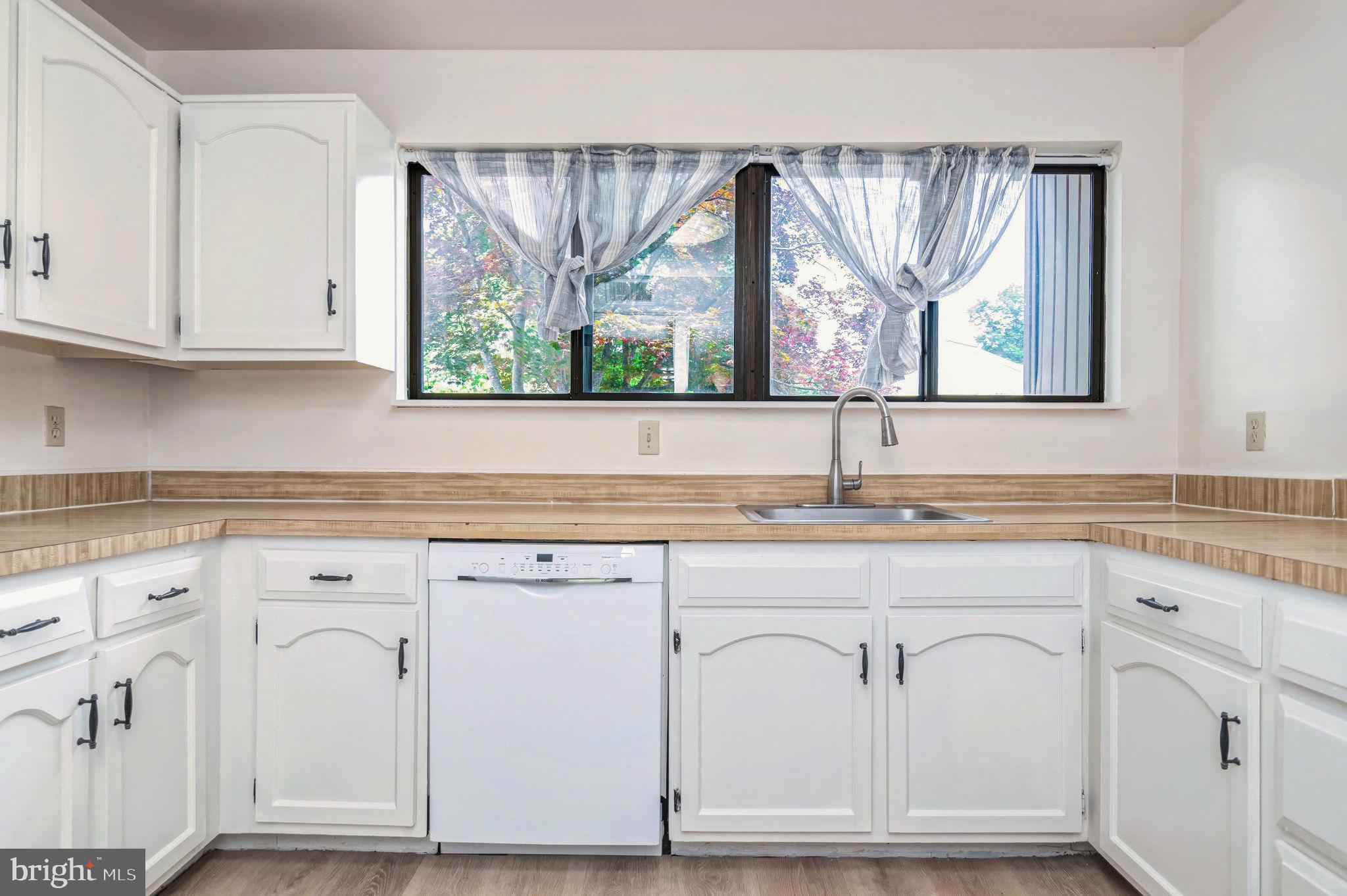 15369 Grist Mill Ter