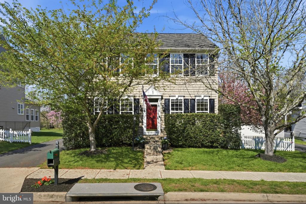 13224 DALDOWNIE COURT
