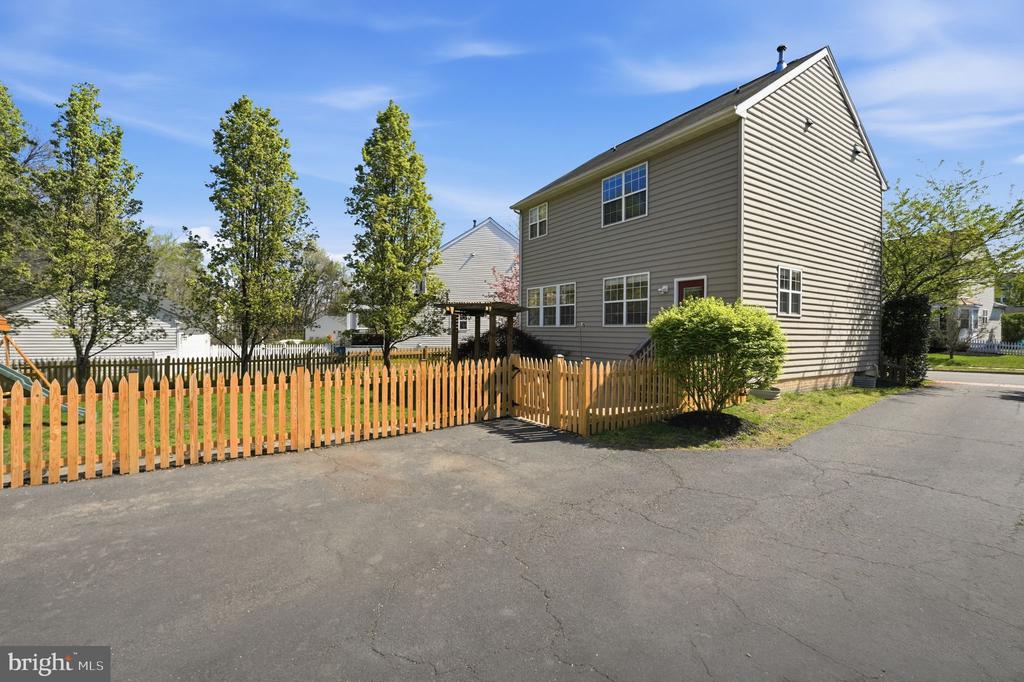 13224 DALDOWNIE COURT