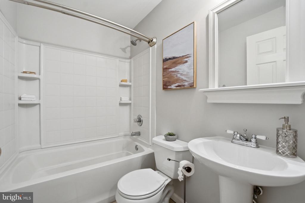 13224 DALDOWNIE COURT
