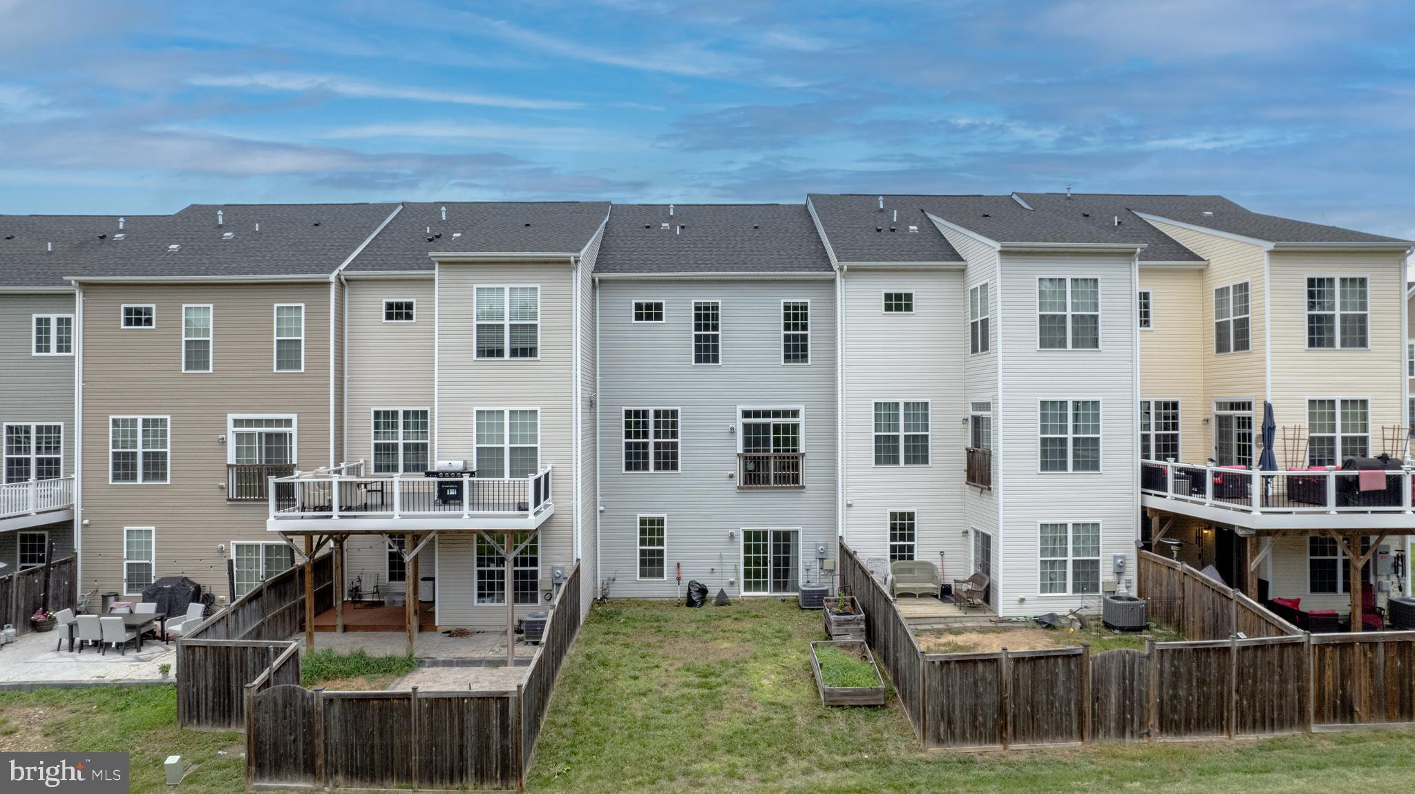 122 THRESHER LANE 22