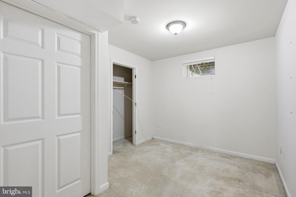 7 VIKING LANE