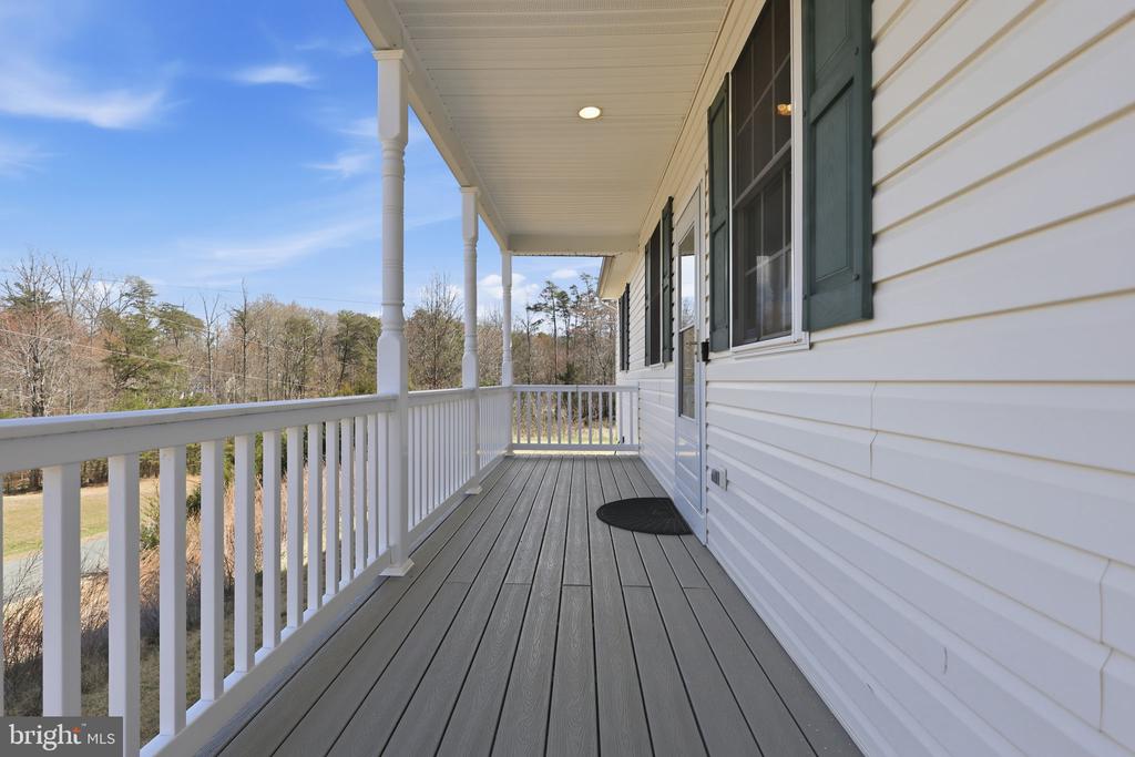 7 VIKING LANE