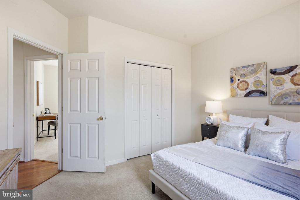 7 VIKING LANE