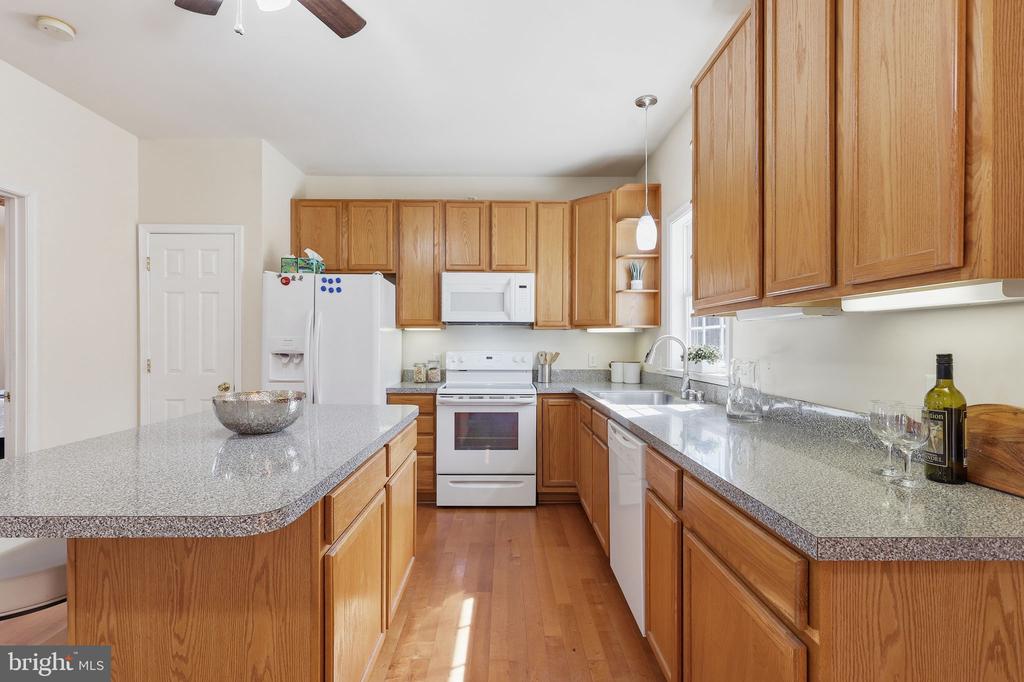 7 VIKING LANE